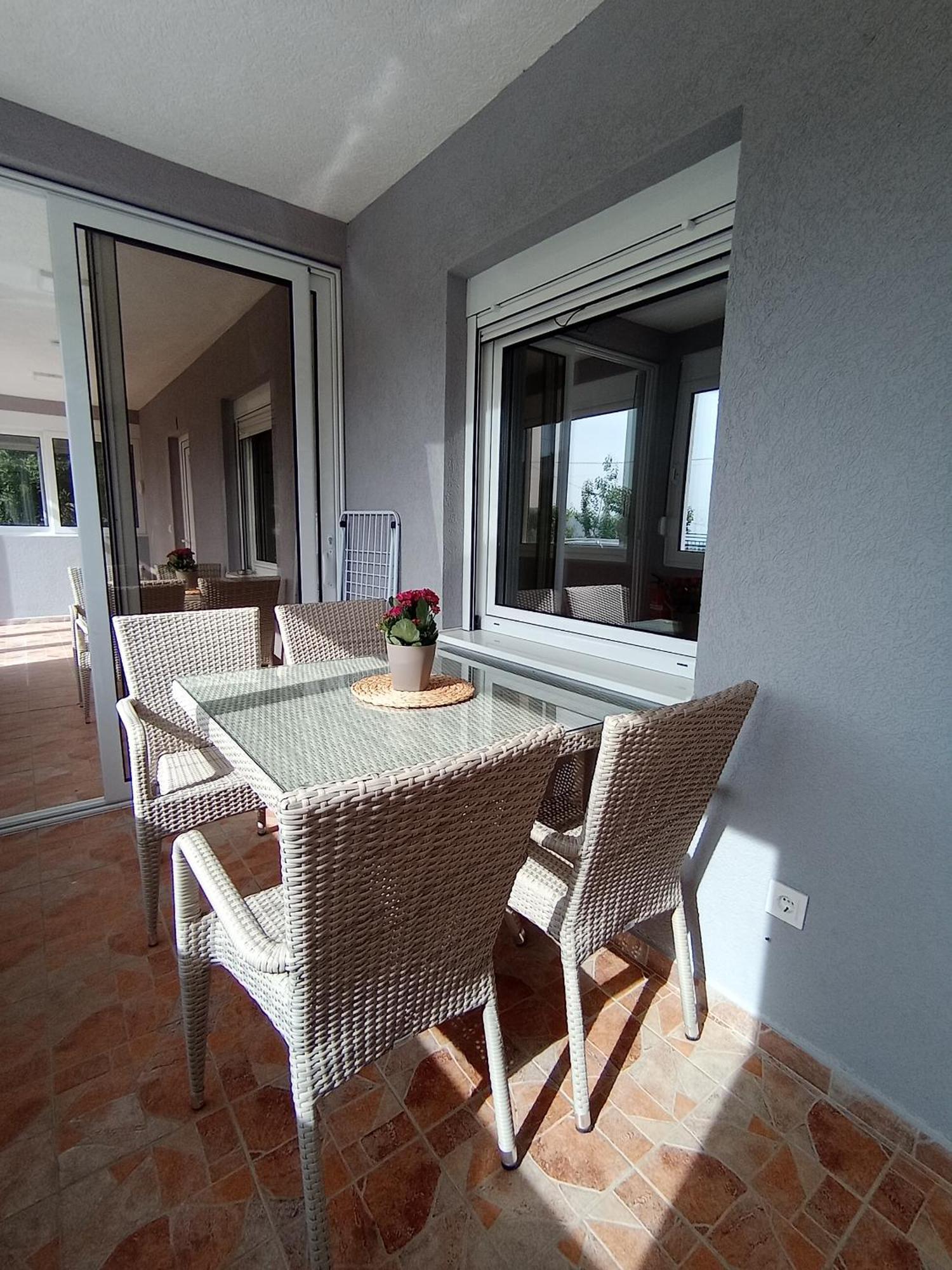Villa Roki Ravanj Luaran gambar